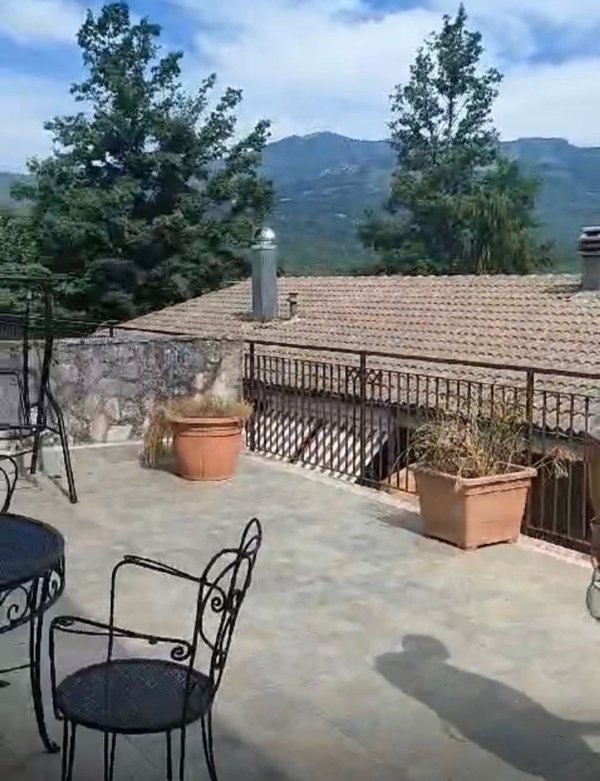 casa indipendente in vendita a Castel del Giudice