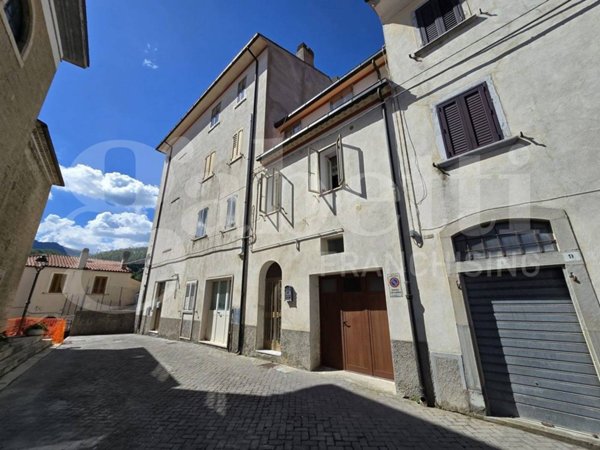 appartamento in vendita a Castel del Giudice