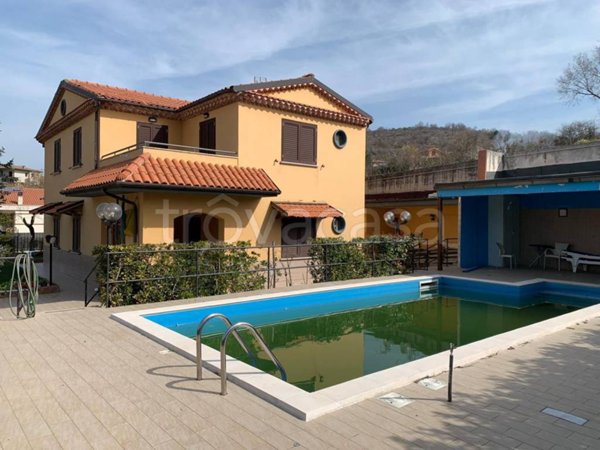 casa indipendente in vendita a Castelpetroso in zona Guasto