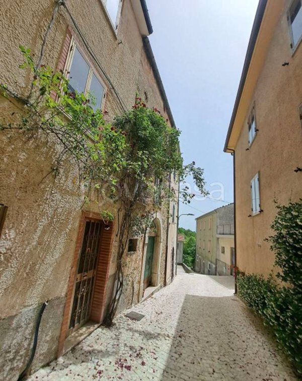 casa indipendente in vendita a Castelpetroso in zona Indiprete