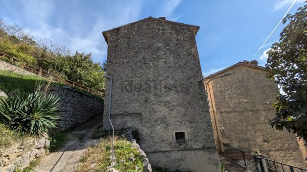 casa semindipendente in vendita a Castelpetroso