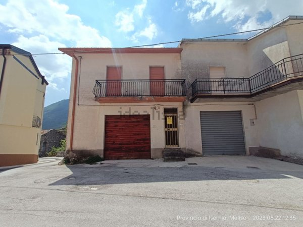 appartamento in vendita a Castelpetroso in zona Pastena