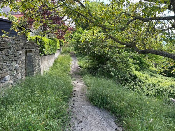 pentavano in vendita a Castelpetroso in zona Indiprete
