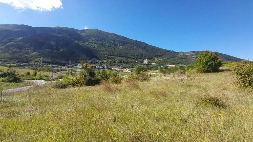 terreno edificabile in vendita a Castelpetroso