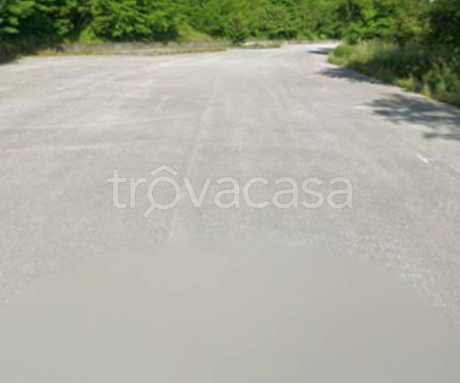 terreno edificabile in vendita a Castelpetroso in zona Camere