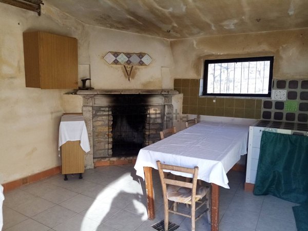 quadrivano in vendita a Castelpetroso in zona Camere