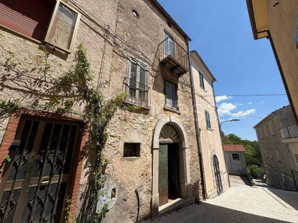 casa indipendente in vendita a Castelpetroso in zona Indiprete