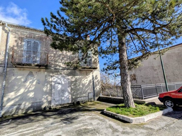 casa indipendente in vendita a Castelpetroso