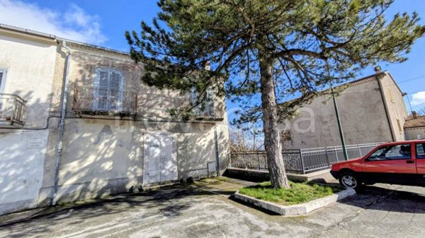 casa indipendente in vendita a Castelpetroso