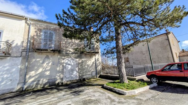casa indipendente in vendita a Castelpetroso