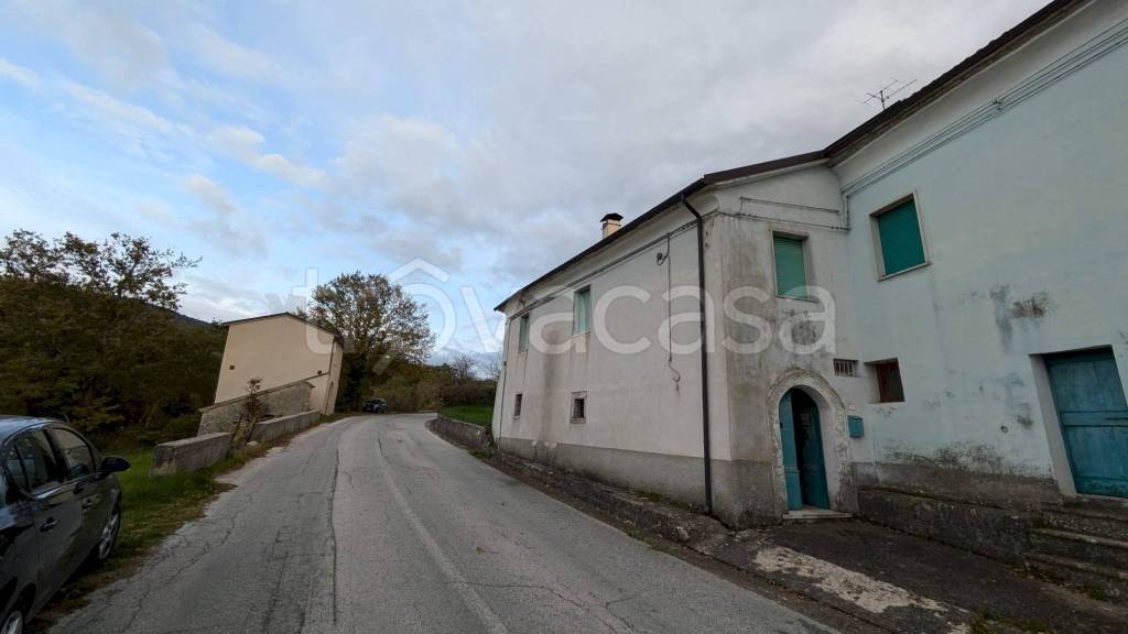 casa indipendente in vendita a Castelpetroso