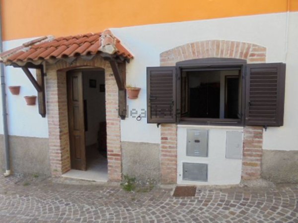 appartamento in vendita a Castelpetroso in zona Camere