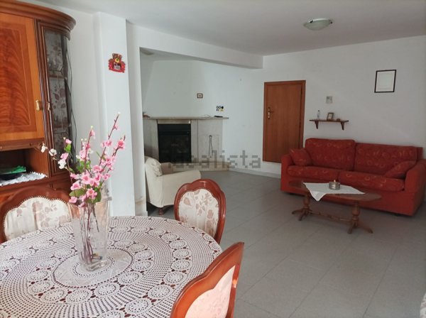 casa indipendente in vendita a Castelpizzuto