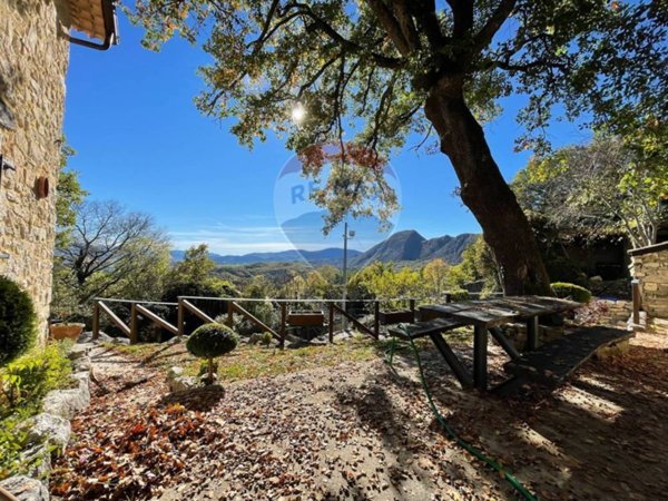 casa indipendente in vendita a Castel San Vincenzo