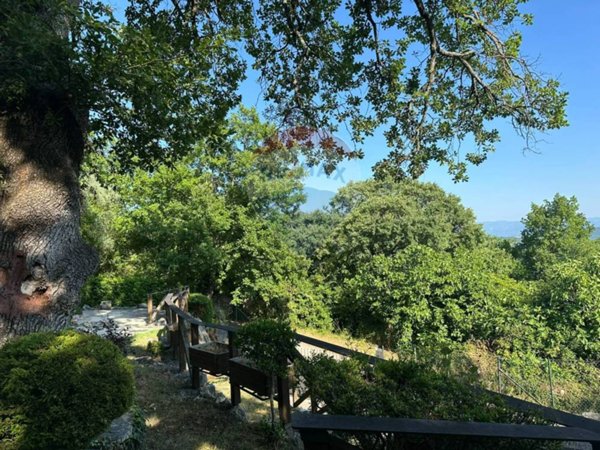 casa indipendente in vendita a Castel San Vincenzo