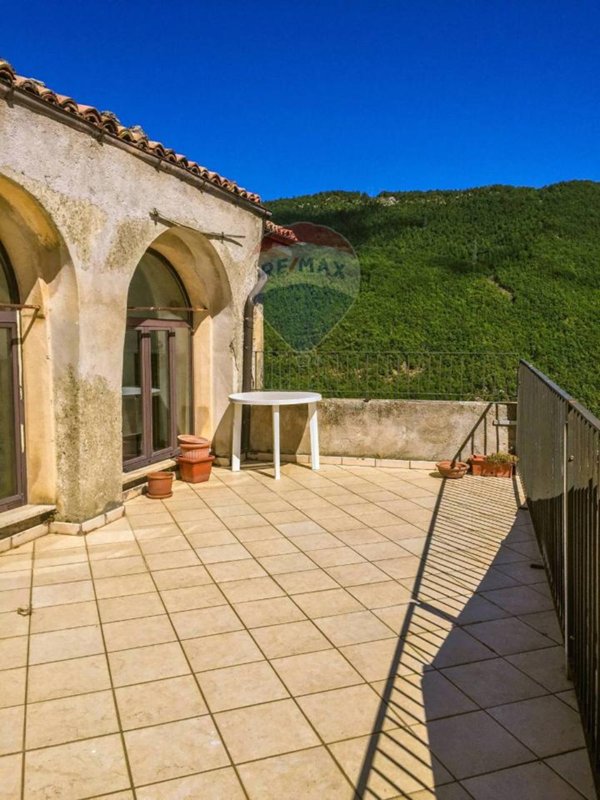 casa indipendente in vendita a Castel San Vincenzo