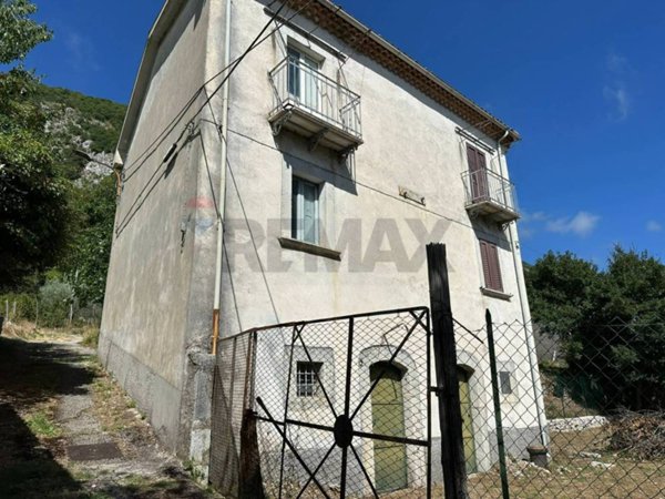 casa indipendente in vendita a Castel San Vincenzo