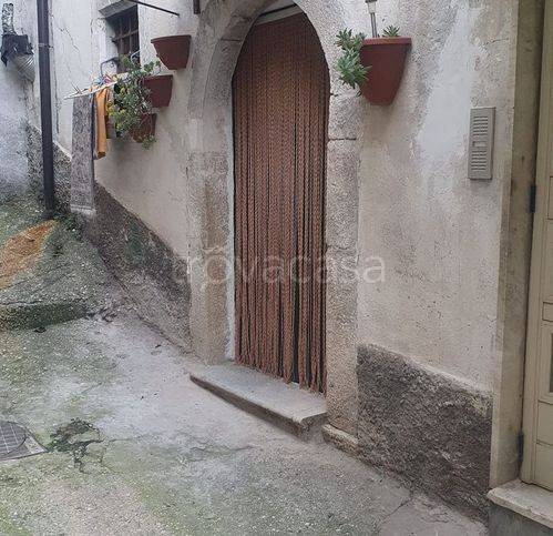 casa indipendente in vendita a Cerro al Volturno