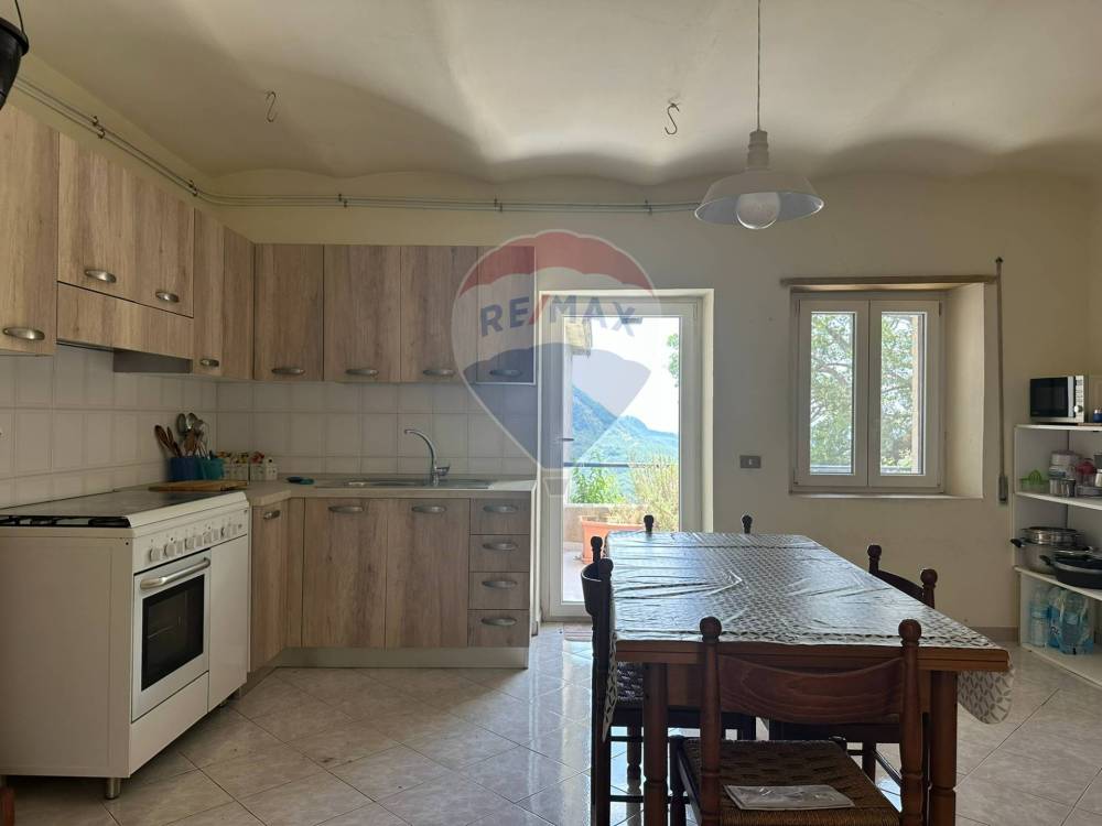 casa indipendente in vendita a Cerro al Volturno