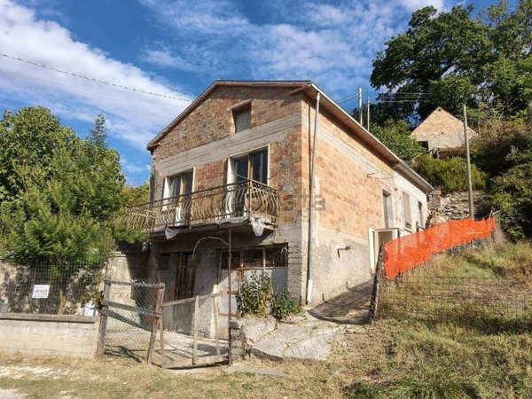 casa indipendente in vendita a Cerro al Volturno
