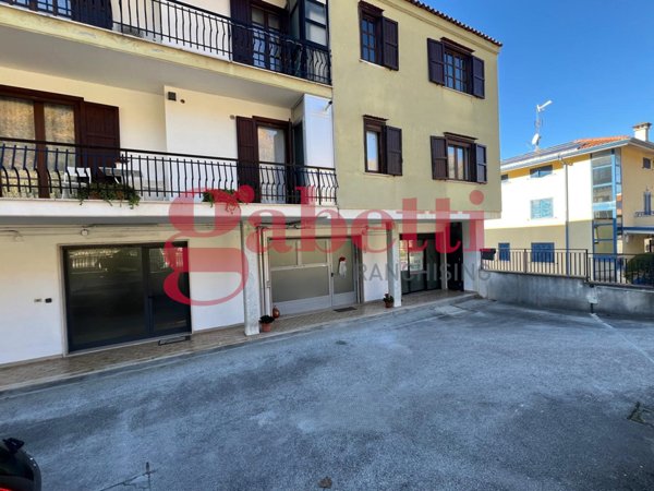 negozio in vendita a Colli a Volturno