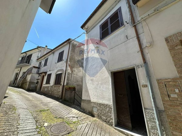 casa indipendente in vendita a Colli a Volturno