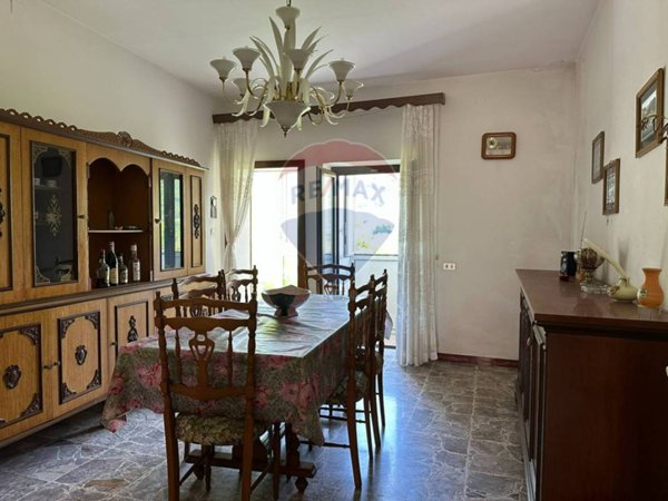 casa indipendente in vendita a Colli a Volturno