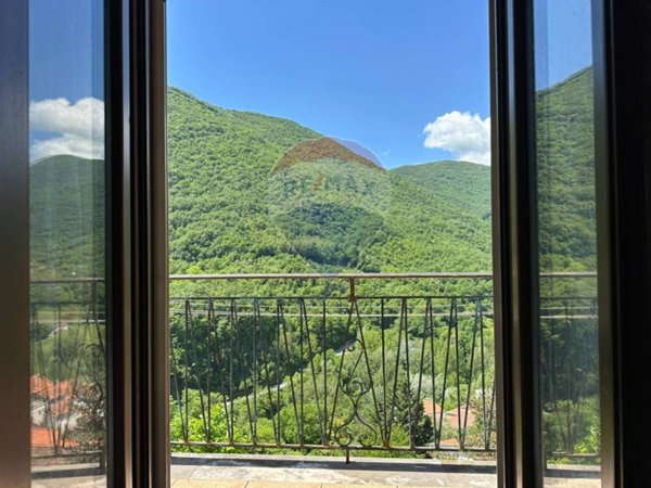 casa indipendente in vendita a Colli a Volturno