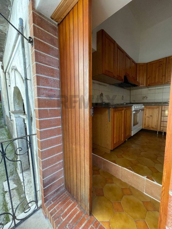 casa indipendente in vendita a Colli a Volturno in zona Cerreto