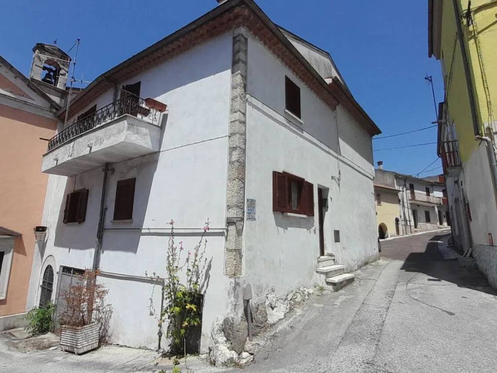 casa indipendente in vendita a Colli a Volturno