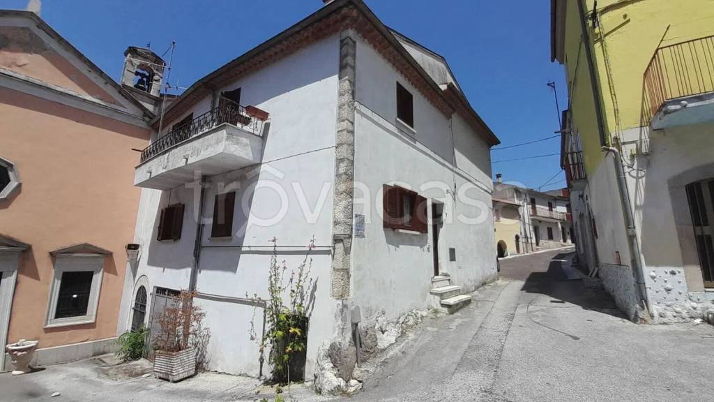 casa indipendente in vendita a Colli a Volturno