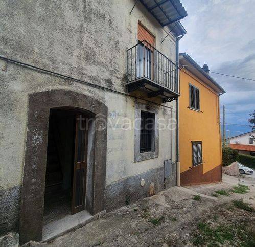 casa indipendente in vendita a Colli a Volturno