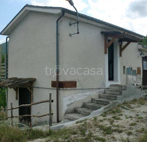 casa indipendente in vendita a Colli a Volturno