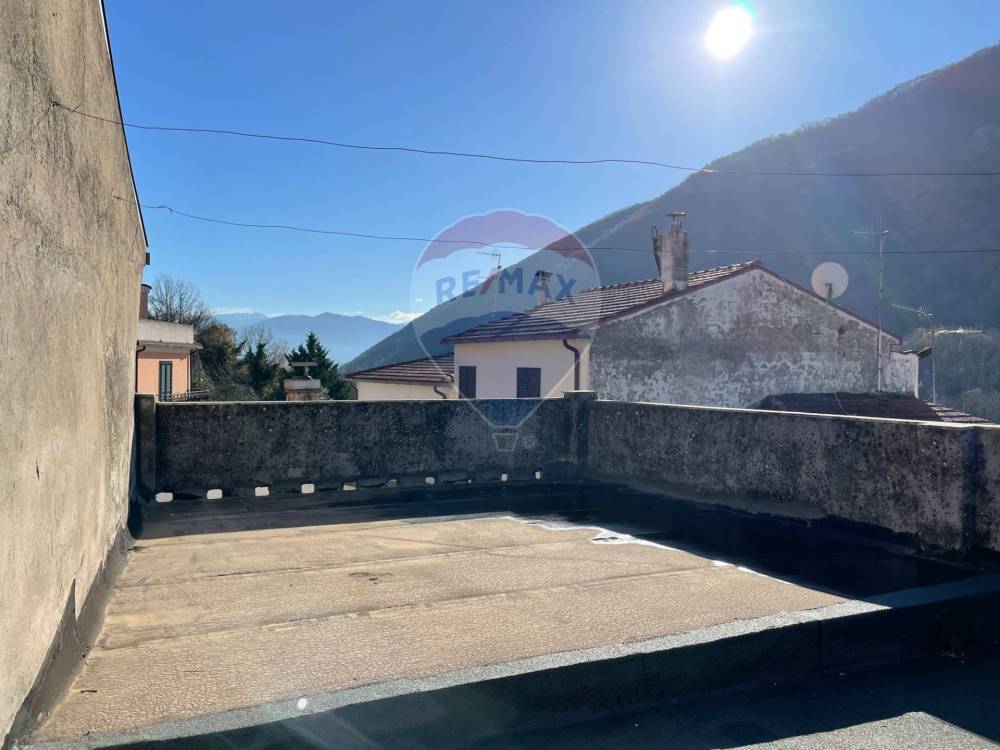 casa indipendente in vendita a Colli a Volturno