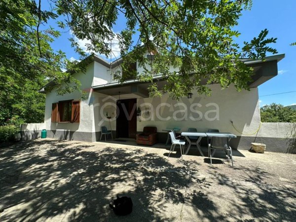 casa indipendente in vendita a Colli a Volturno in zona Cerreto