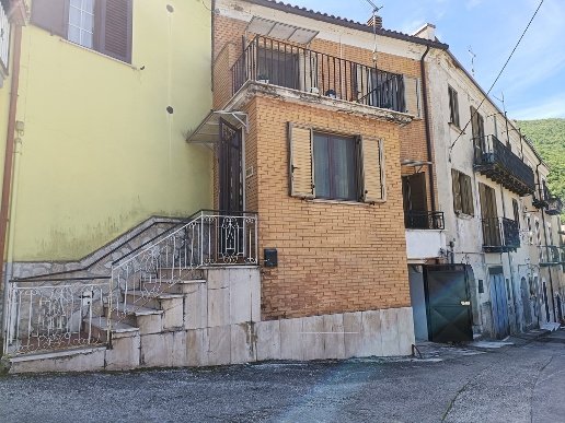 casa indipendente in vendita a Colli a Volturno