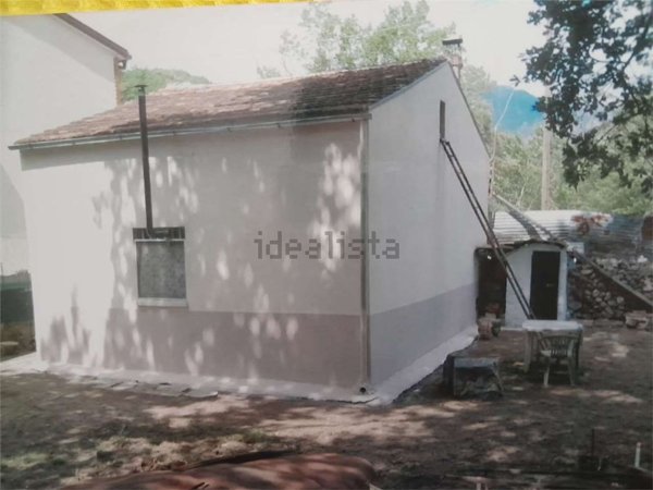 casa indipendente in vendita a Colli a Volturno