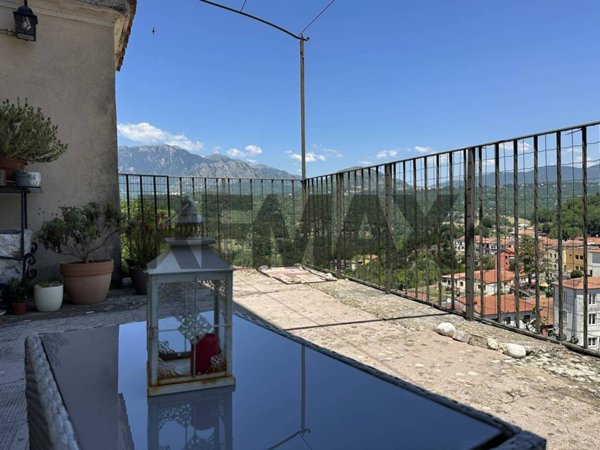 casa indipendente in vendita a Colli a Volturno in zona Cerreto
