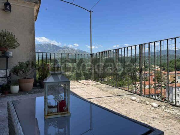 casa indipendente in vendita a Colli a Volturno in zona Cerreto