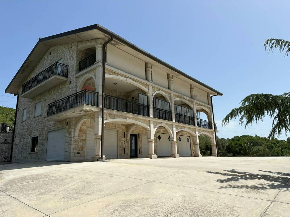 casa indipendente in vendita a Colli a Volturno in zona Valloni