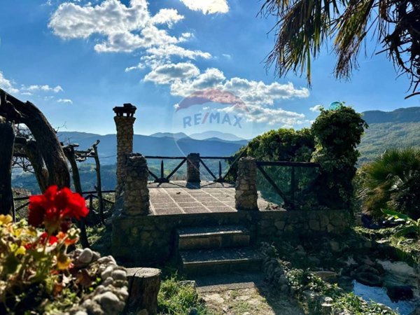 casa indipendente in vendita a Conca Casale
