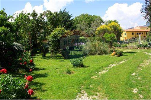 casa indipendente in vendita a Conca Casale