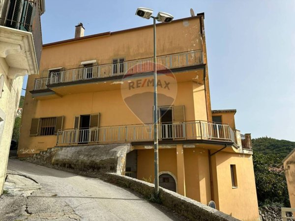 casa indipendente in vendita a Filignano
