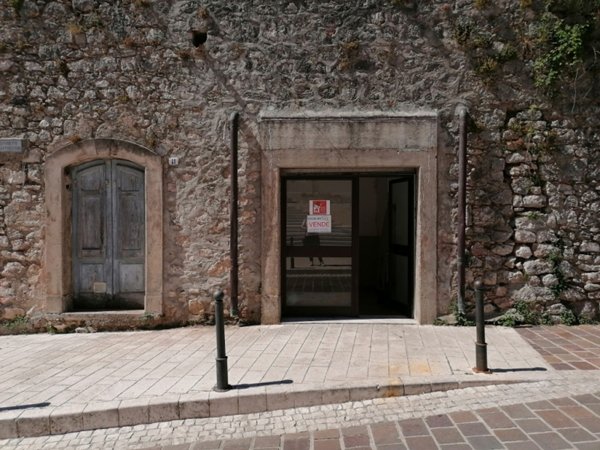 locale commerciale in vendita a Fornelli