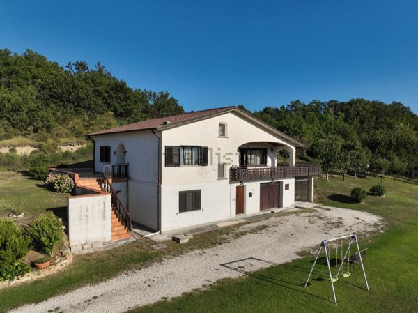 casa indipendente in vendita a Frosolone in zona S. Pietro in Valle