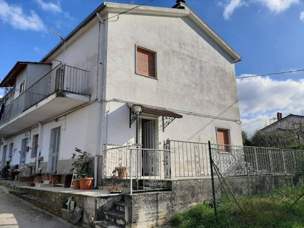 casa indipendente in vendita ad Isernia