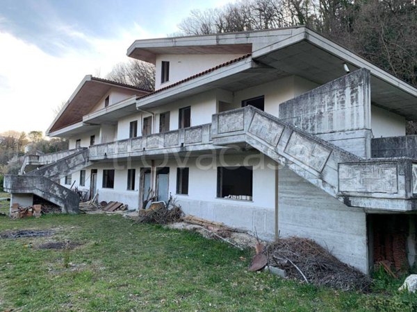 casa indipendente in vendita ad Isernia