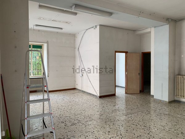 locale commerciale in vendita ad Isernia