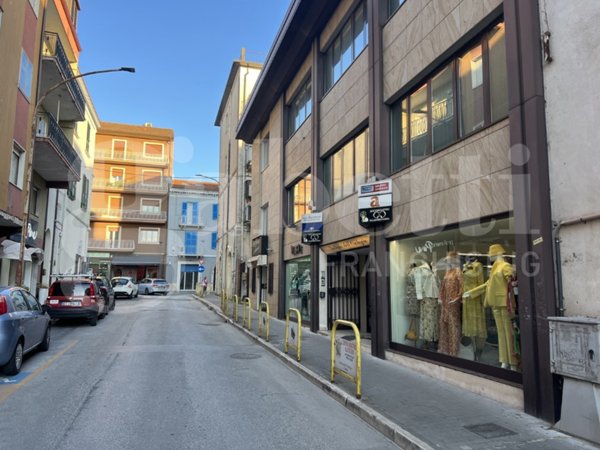 negozio in vendita ad Isernia