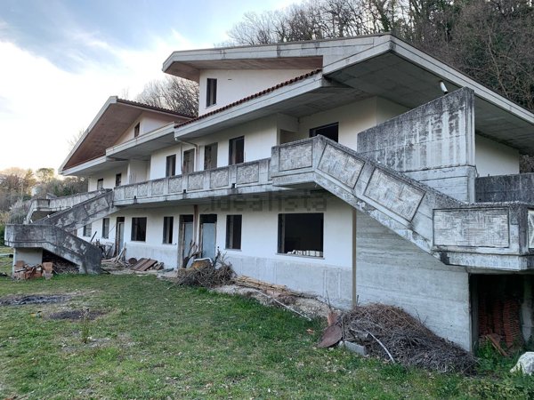 casa indipendente in vendita ad Isernia